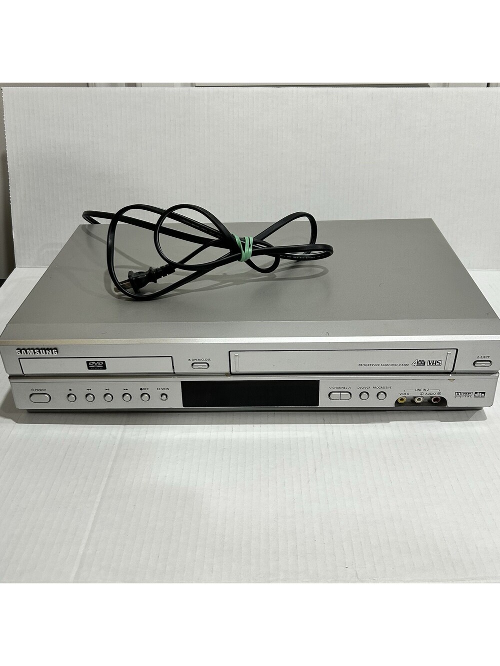 Samsung DVD-V3300 VCR DVD Combo Player FOR PARTS (VCR NOT WORKING, DVD WORKS)